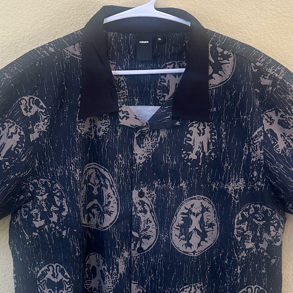 Nwt! Former “Marilyn Brainscan” Short Sleeve Shirt Size Xl — image 7 of 8